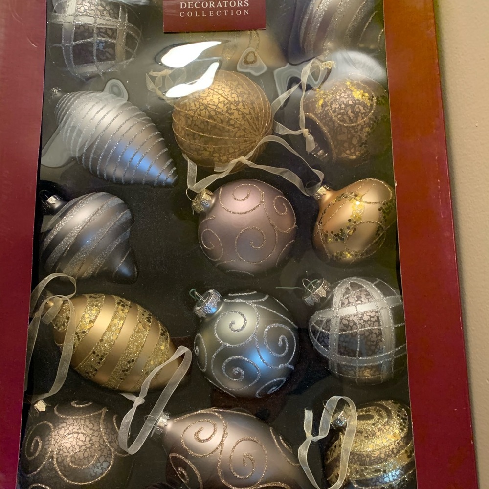 Box of 15 Glass Ornaments